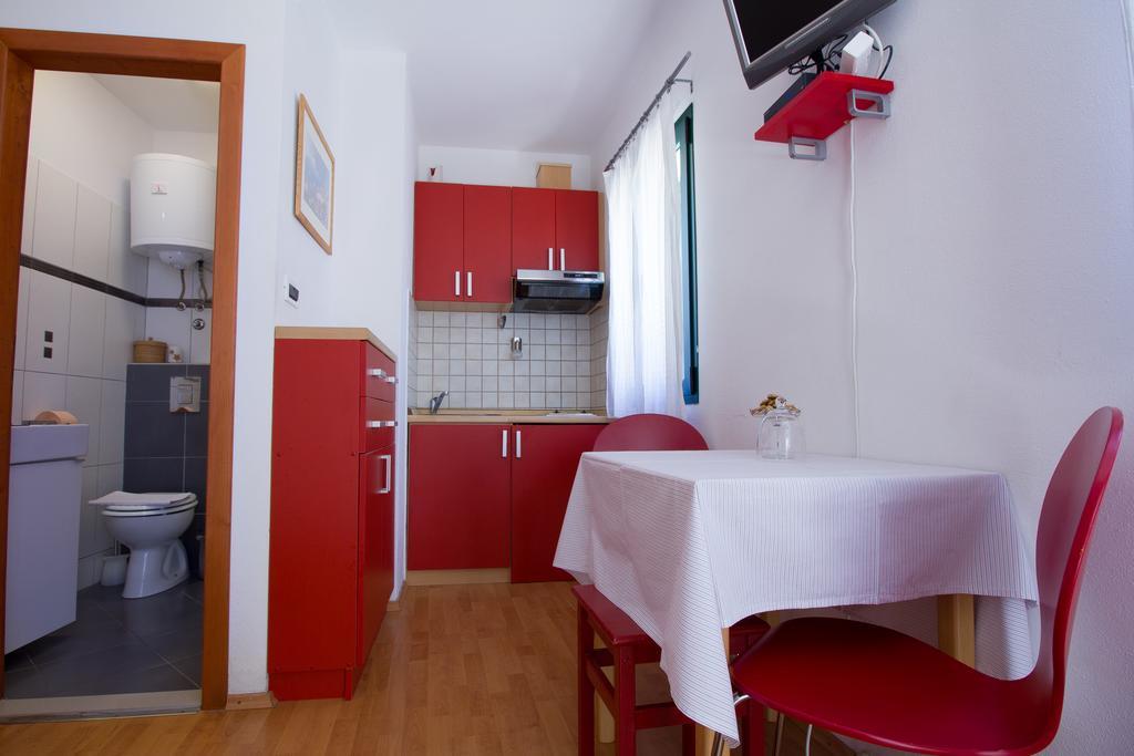 Apartments Petrinic Crnogaj Baska  Ngoại thất bức ảnh