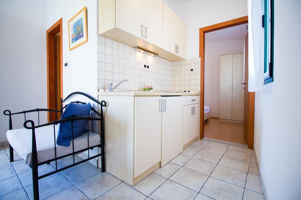 Apartments Petrinic Crnogaj Baska  Ngoại thất bức ảnh